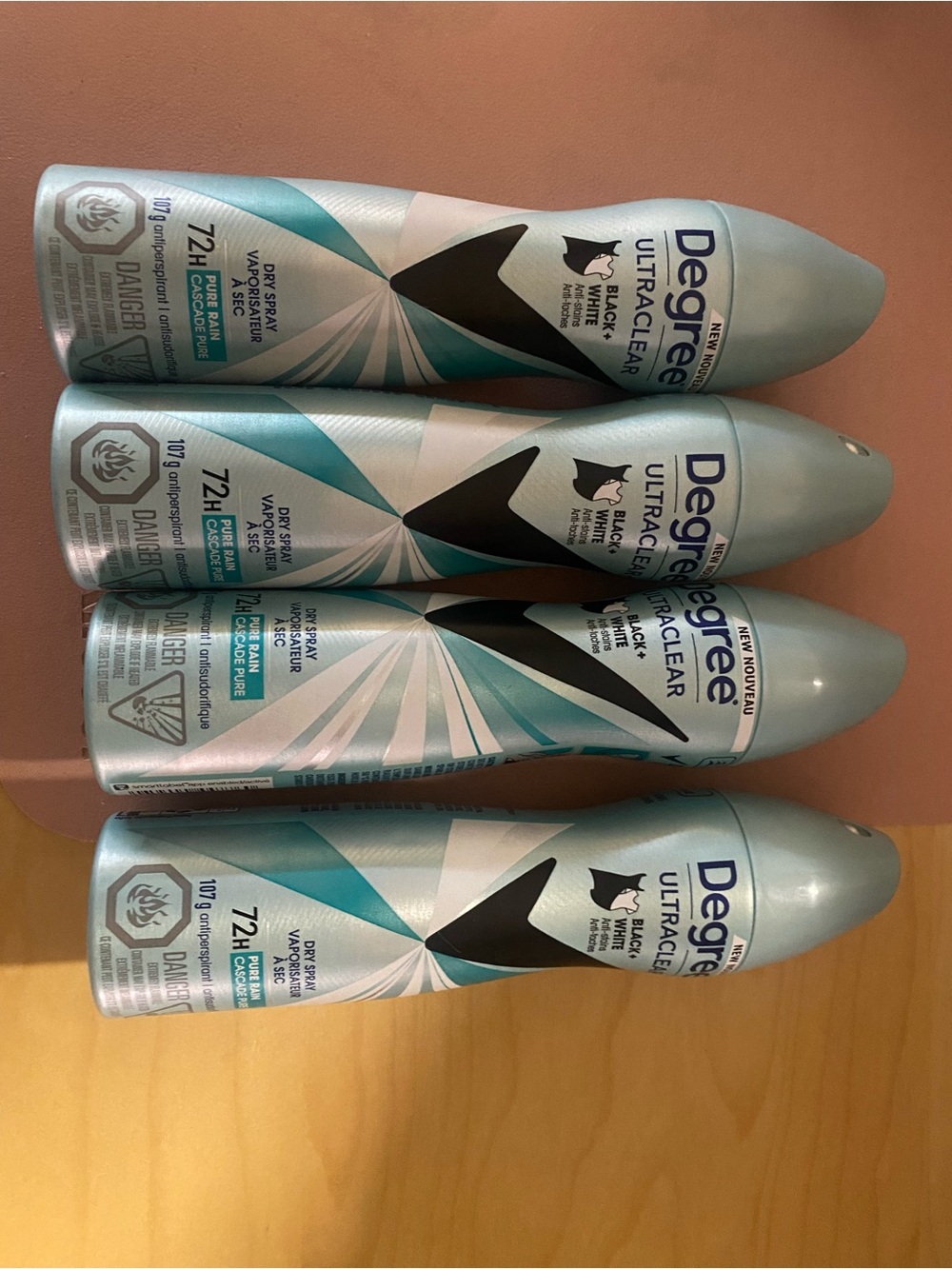 Ultraclear Dry Spray Antiperspirant Deodorant – White Image, Light Teal